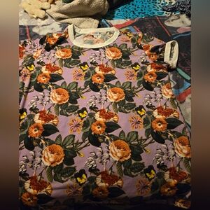 LuLaRoe Lavender Tee with Peach Rose and Green Leaves